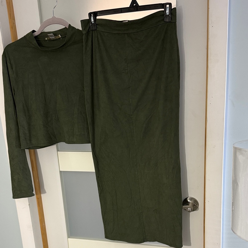 Nicki Minaj Olive Green Midi Skirt Set - Picture 7 of 10